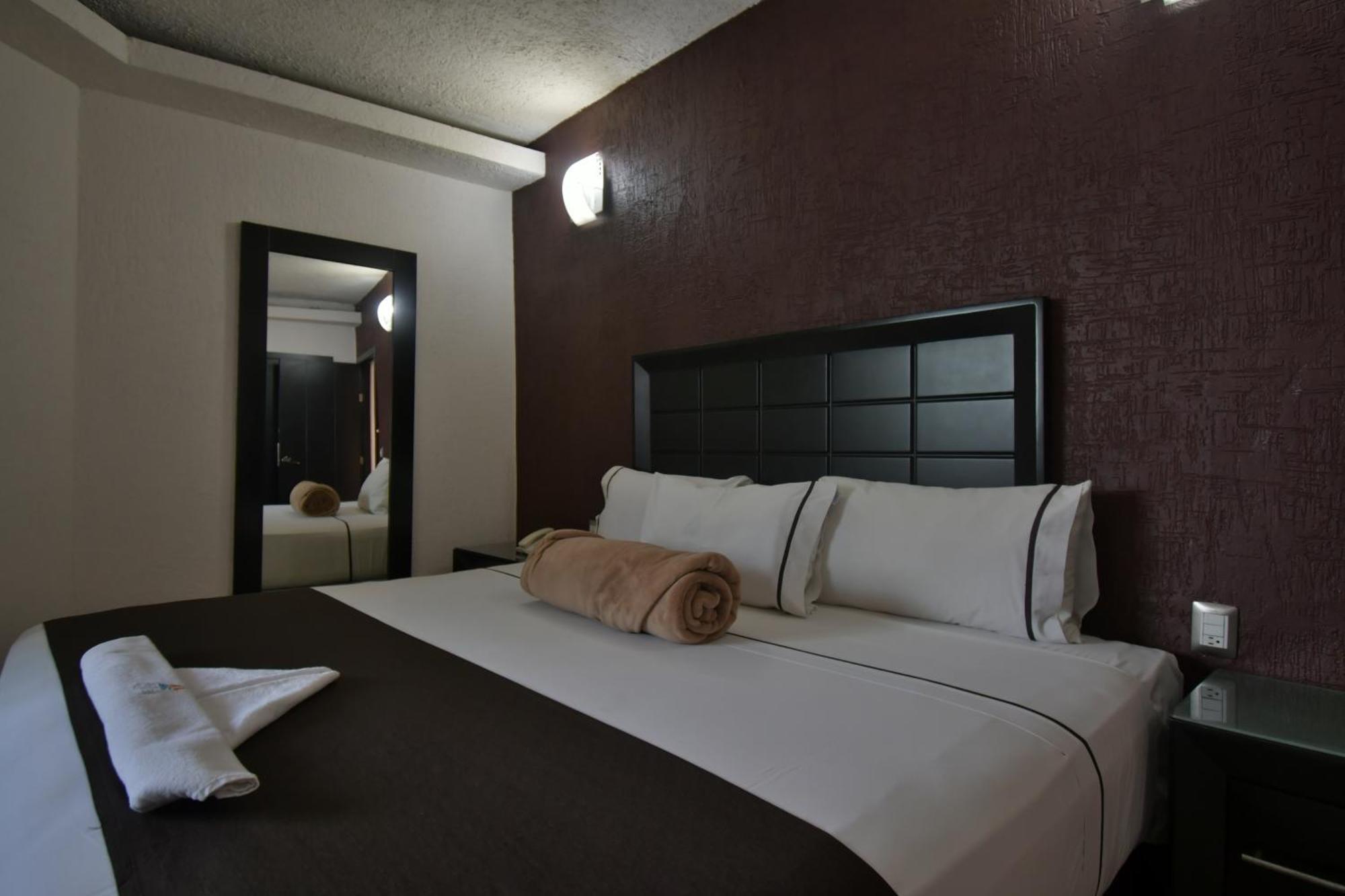 גואדלחארה Hotel Portonovo Plaza Centro מראה חיצוני תמונה
